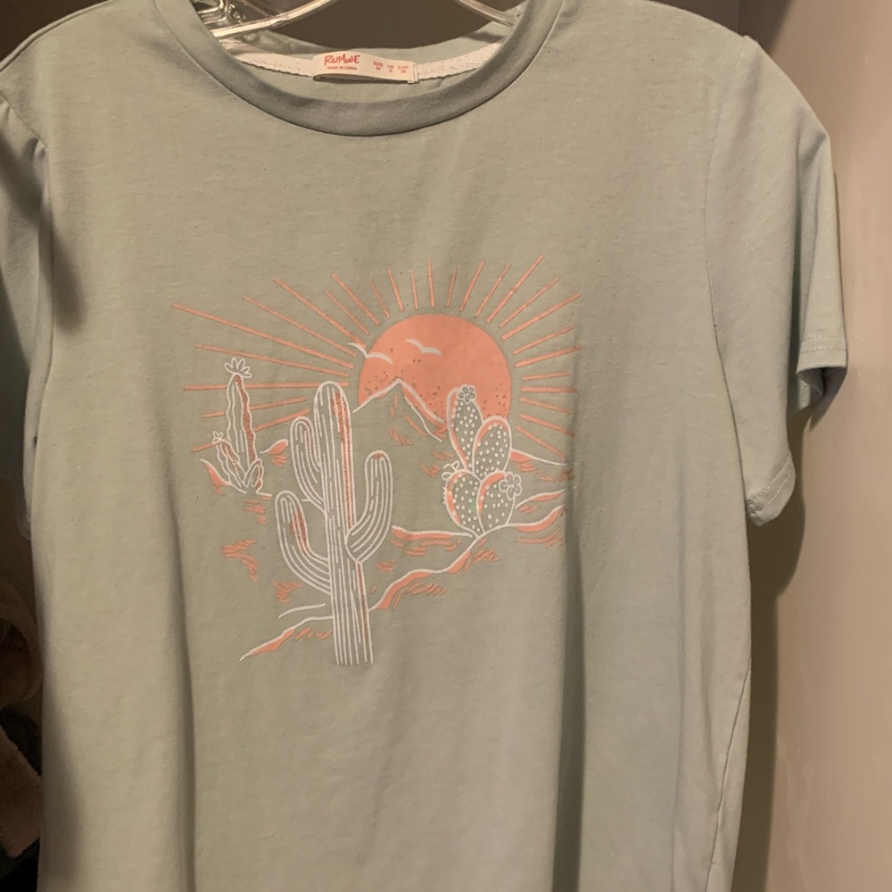 Super cute T shirt